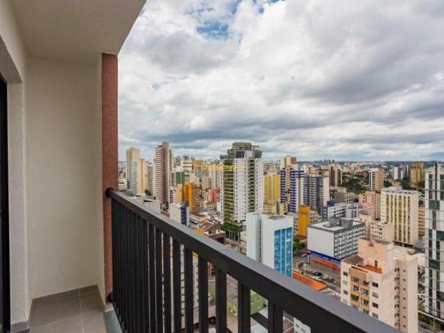Studio 23m² ANDAR ALTO com Sacada em Condomínio Clube no Centro