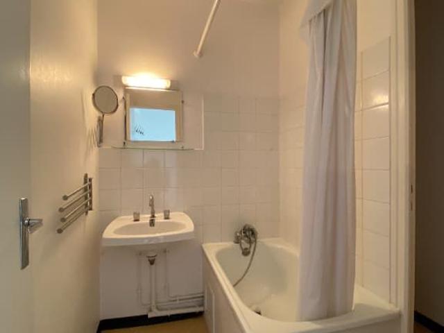 STUDIO 24 M² REIMS PLACE LUTON