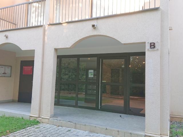 Studio 25.2 m², kitchenette équipée