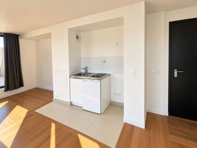 STUDIO 26.46 M² TERRASSE 12 M² BAS MONTREUIL BAIL CIVIL