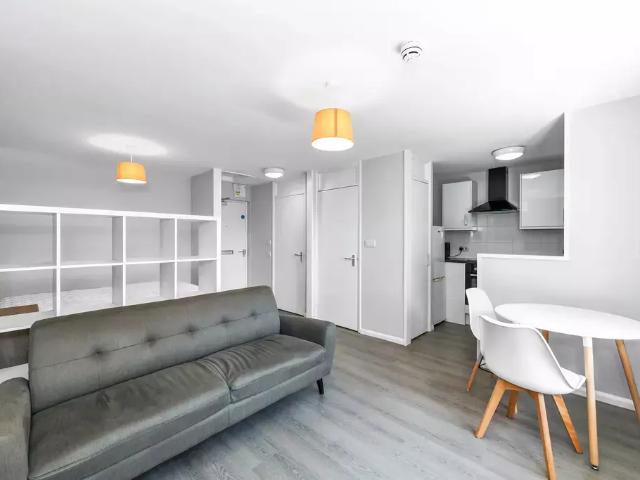 Studio 26, Rivergreen, Varsity Clifton 1 bed apartment to rent £802 pcm £185 pw