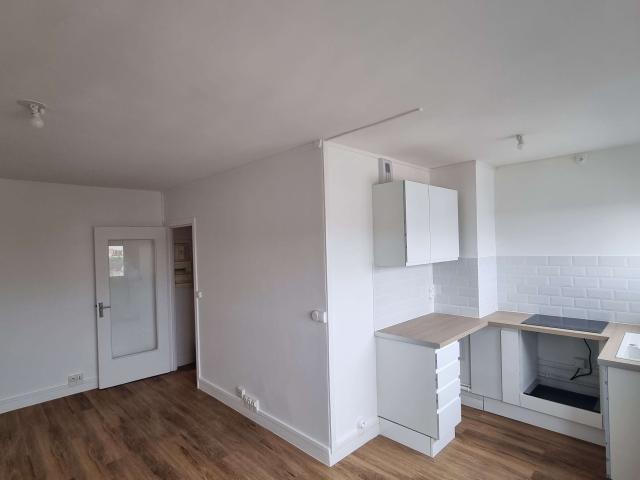 Studio · 27.9 m²