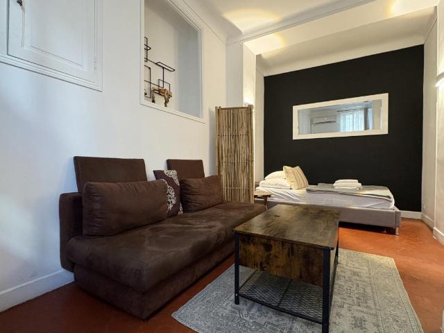 Studio 27 m²