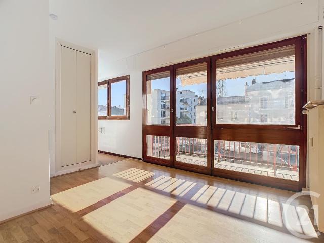 Studio 27 m²