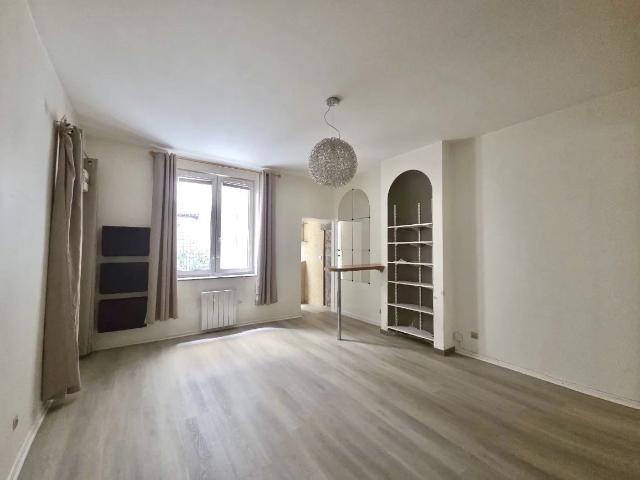 Studio 27 m²