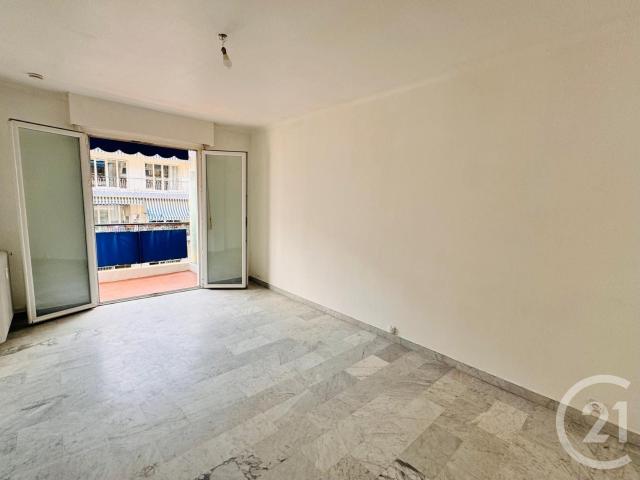 Studio 27 m²