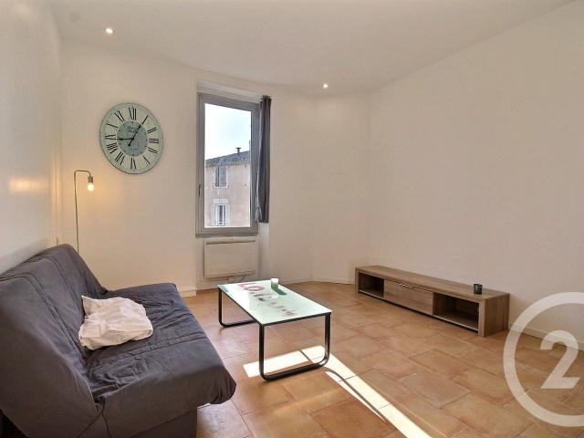 Studio 27 m²