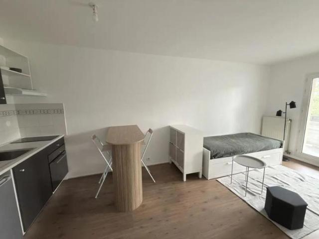 Studio / 27m² / Corbeil Essonnes RER D