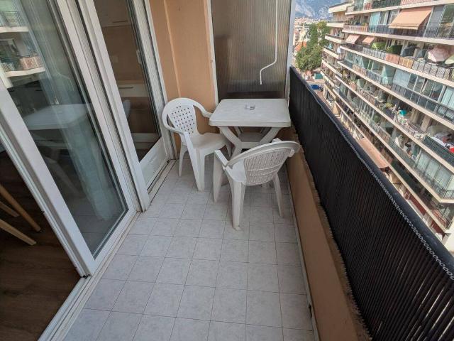 Studio 28 m² rénové meublé – Carnolès