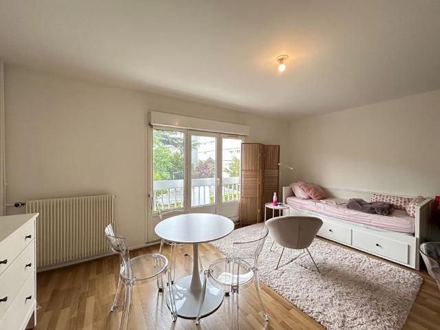 STUDIO 28M² SECTEUR POMMERY
