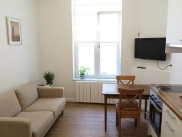 Studio 30 m2 on the ground floor in a quiet street