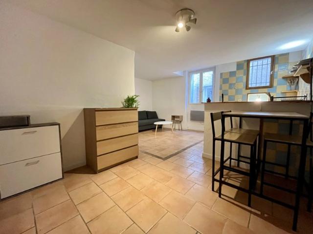 Studio 30 m² – Centre de Salernes – Disponible immédiatement