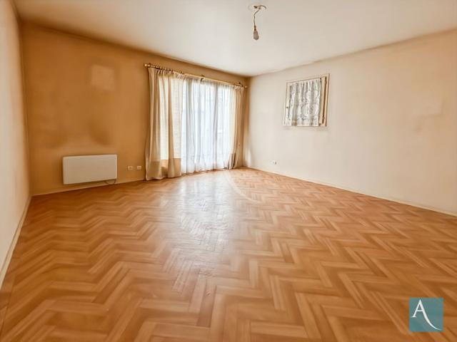 Studio 30 m² Étréchy centre