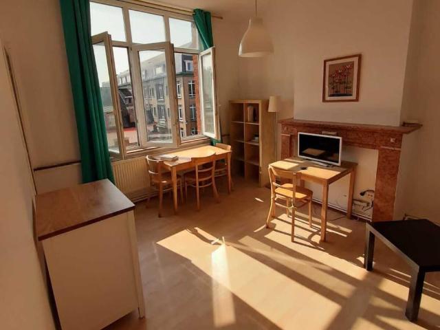 Studio 30 m² Rue des Horticulteurs à Bruxelles