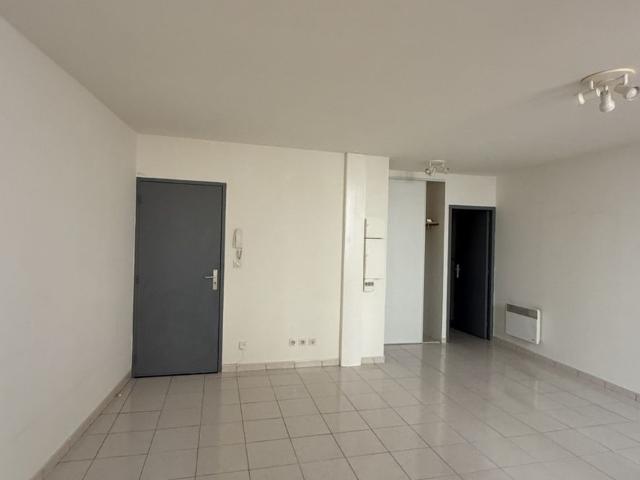STUDIO 31 m2 CENTRE VILLE