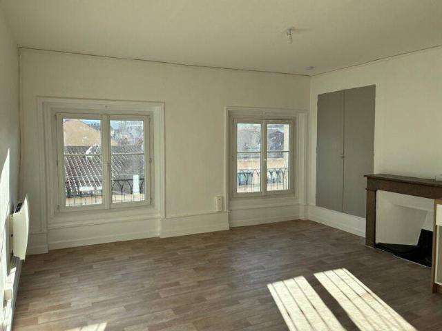 Studio 31 m² LE PUY CENTRE