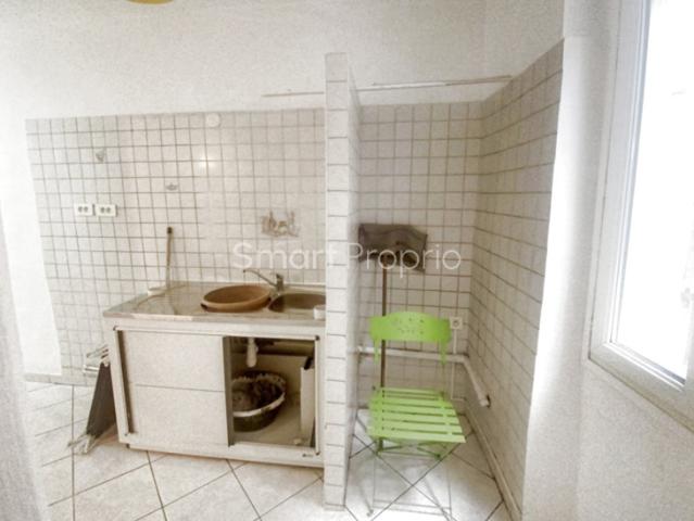 Studio 33 m2 à Fort potentiel,Marseille 13002,Idéal investis