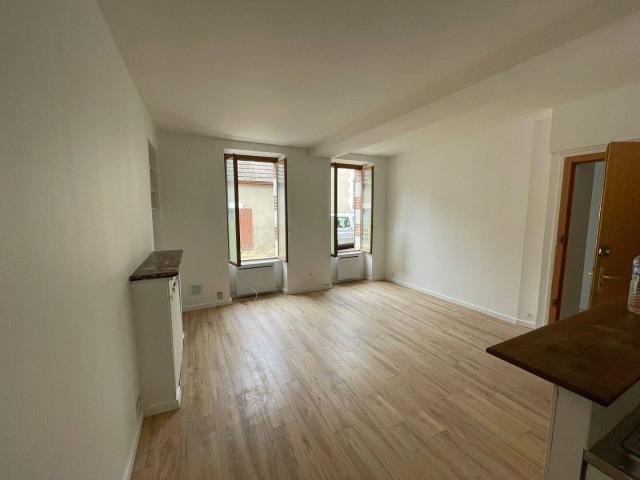 Studio 35 m² à louer situé à Saint Amand en Puisaye