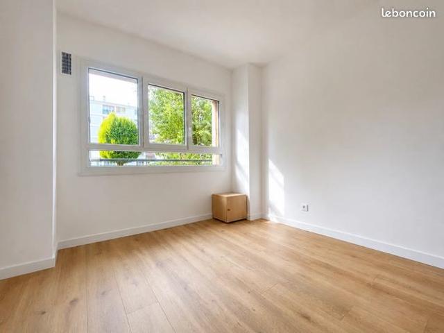 Studio 37 m² Le Plessis Trévise