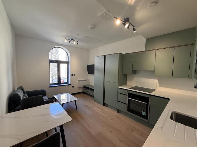 Studio 7, Pollecoff House 290 294 High Street