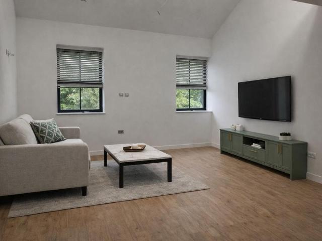 Studio 7, Pollecoff House 290 294 High Street