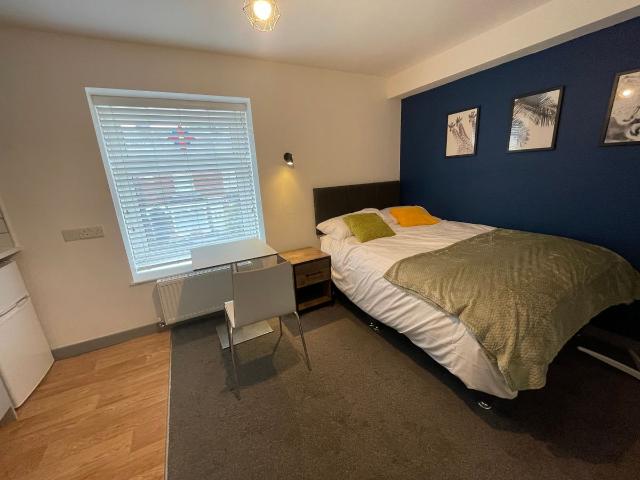 Studio 4 Milton Road, Fletton, Peterborough, Cambridgeshire PE2, Room to rent, £725 pcm | PrimeLocation