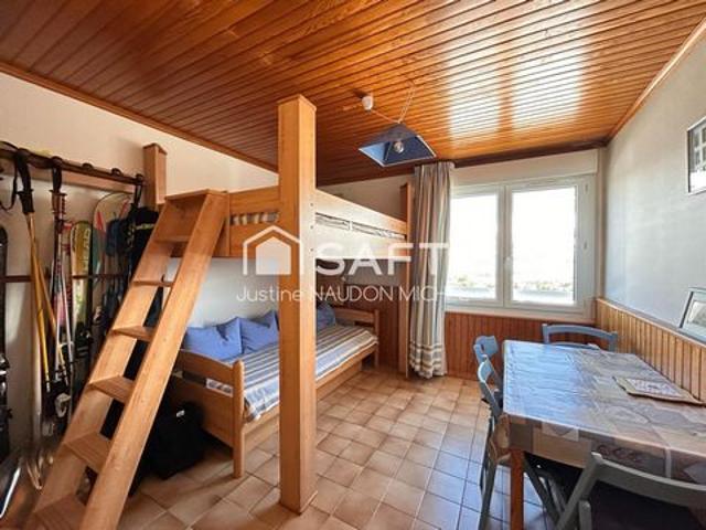 Studio 4 pers SKIS AUX PIEDS, vue montagne dégagée