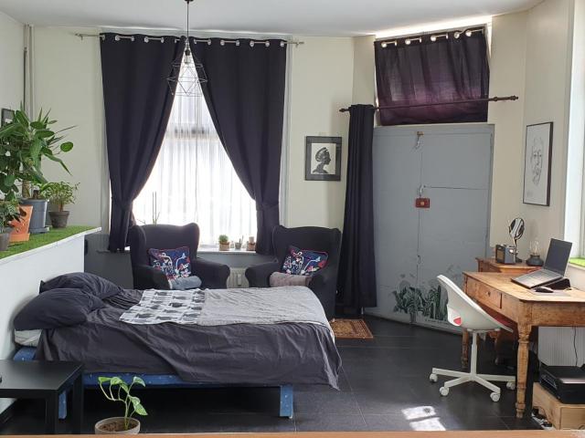 Studio 65 m² Rue Crickx à Saint Gilles