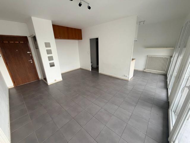 Studio 8ème étage, vue dégagée – Montauban