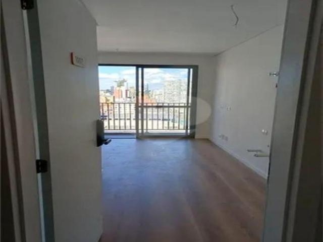 Studio com sacada no Centro de Curitiba | 19m² privativos