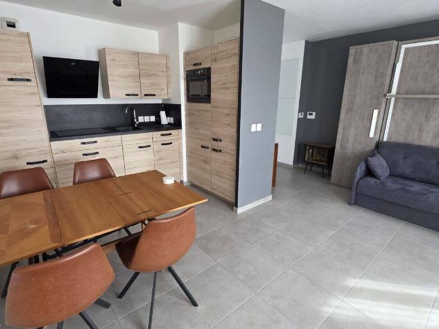 Studio + cave + parking Chaumontel LOCATION MEUBLEE