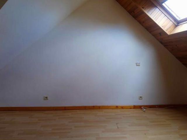 Studio calme et lumineux