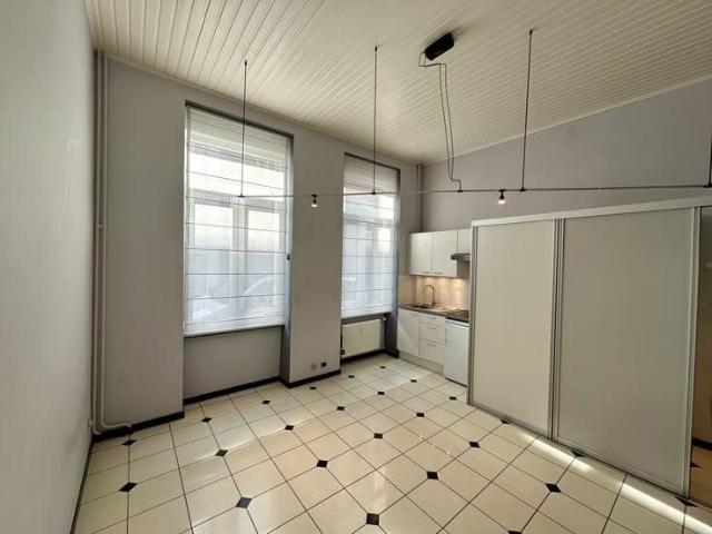 Studio calme situé au rez de chaussée Namur centre