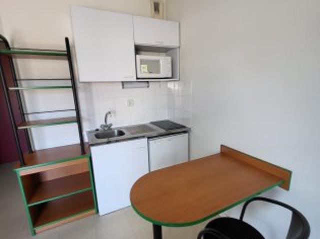 Studio calme St Etienne