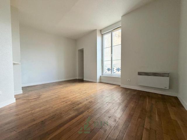 STUDIO CENTRE VILLE ROANNE
