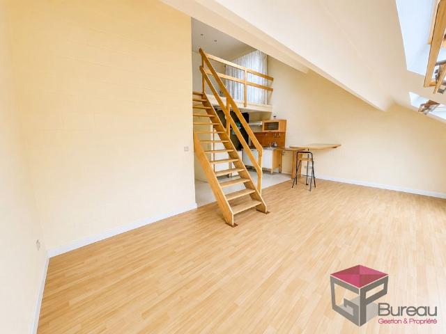 Studio + chambre en mezzanine à 1300 Wavre  Loyer: 800 €