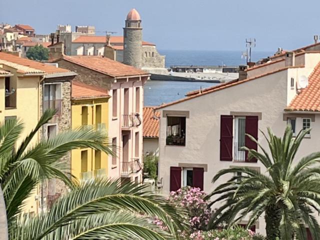 STUDIO A VENDRE A COLLIOURE, AVEC PARKING PRIVE RESIDENCE DU