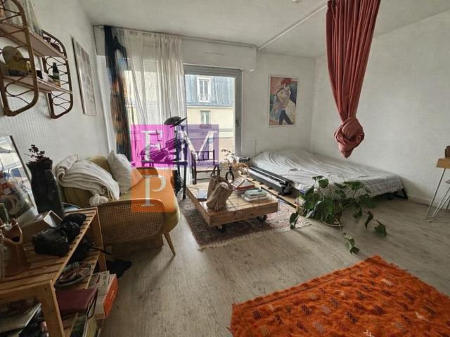 STUDIO A VENDRE PARIS20eme RUE DES VIGNOLES / PLACE DE LA REUNION BALCON TERRASSE VUE DEGAGEE