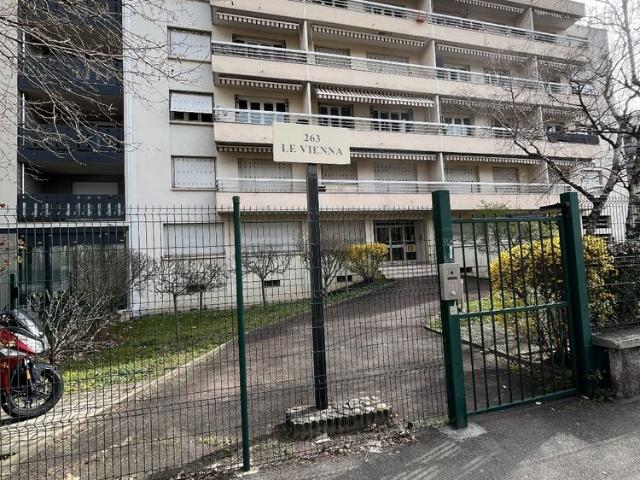 STUDIO à VENISSIEUX, 263 route de Vienne