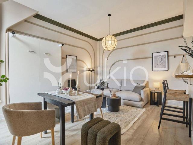 Studio à Champs Élysées