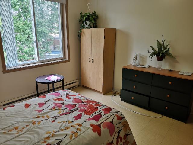 Studio à Louer 14536 Notre Dame ESt, Rivière des Prairies/Pointe aux Trembles Montréal 9 photos | Logis Québec