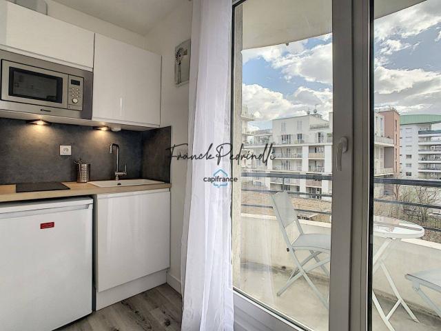 Studio à louer 18.15 mé LYON 8EME ARRONDISSEMENT 69 Tram T2 &