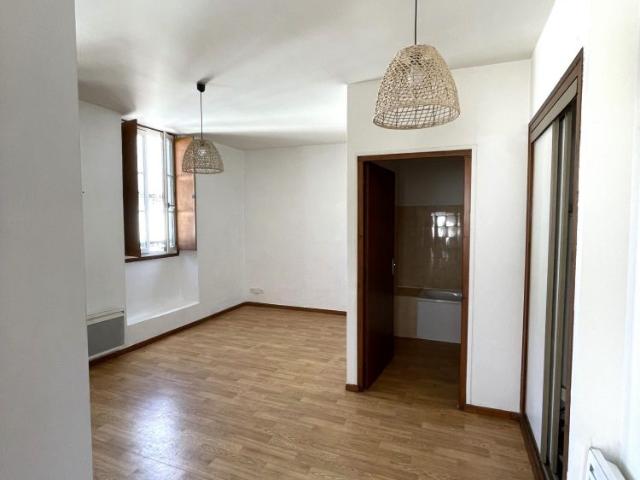 Studio à louer, 1 pièce Monein 64360