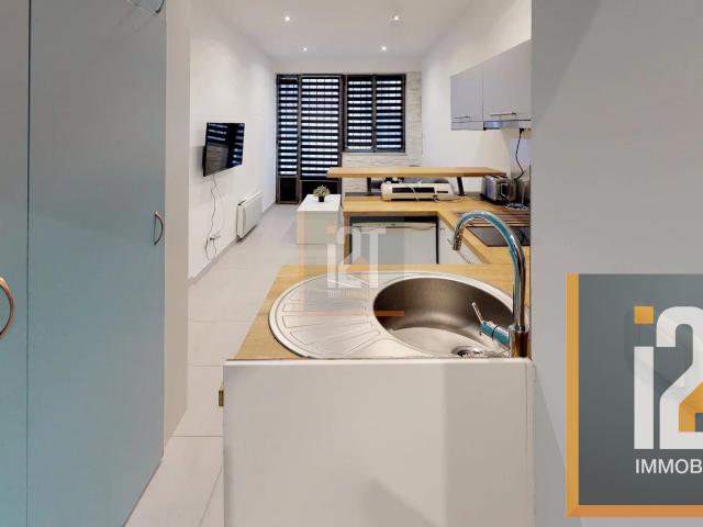 Studio à louer, 1 pièce Nîmes 30000