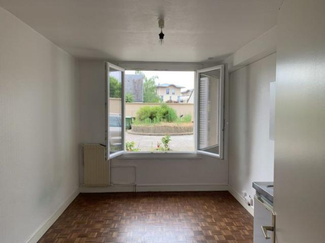 Studio à louer, 1 pièce Orléans 45100