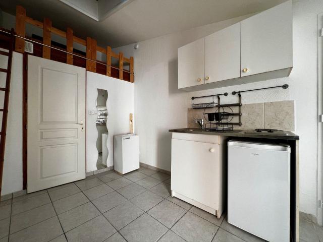 Studio à louer, 1 pièce Grenoble 38000