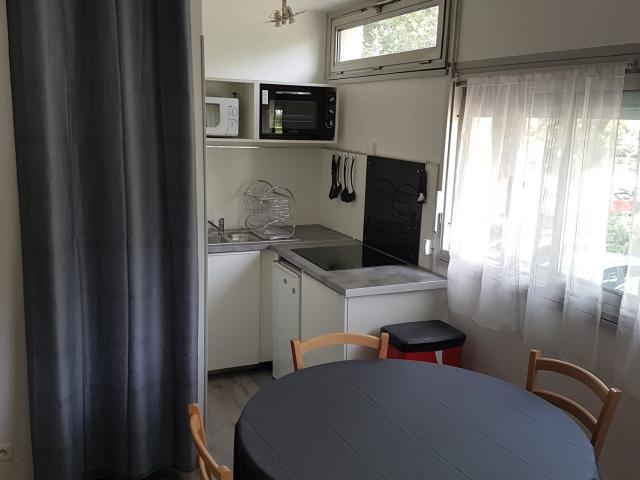 Studio à louer, 1 pièce PAU 64000