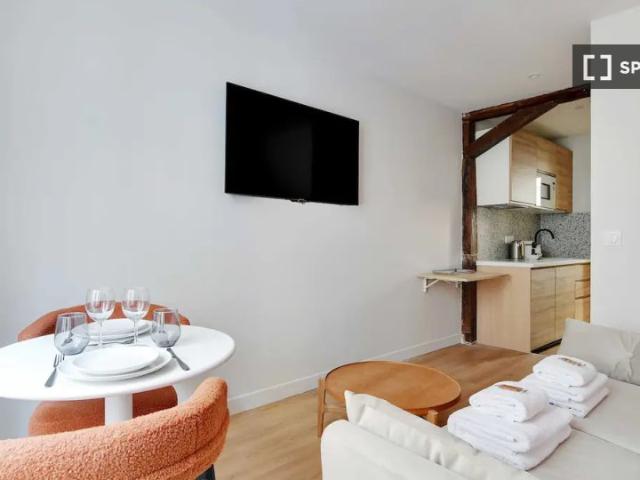 Studio à louer à Muette Sud, Paris