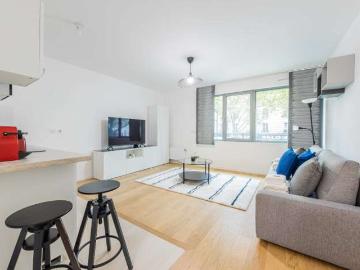Studio à louer à Manin Jaurès, Paris