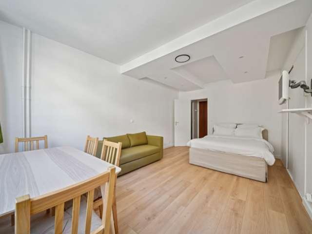 Studio à louer à Dupleix Motte Picquet, Paris